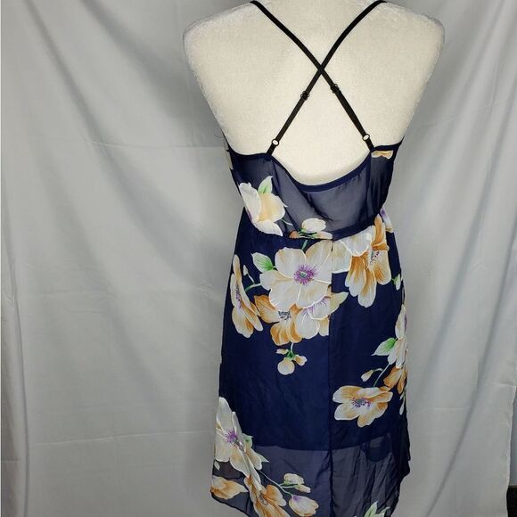 FLORAL spaghetti strap criss‎ cross faux wrap dress - Picture 5 of 13